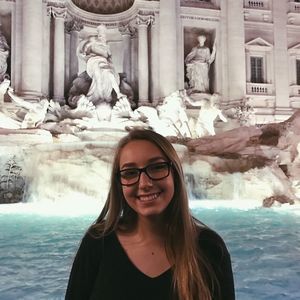 Meet your Posher, Abigail
